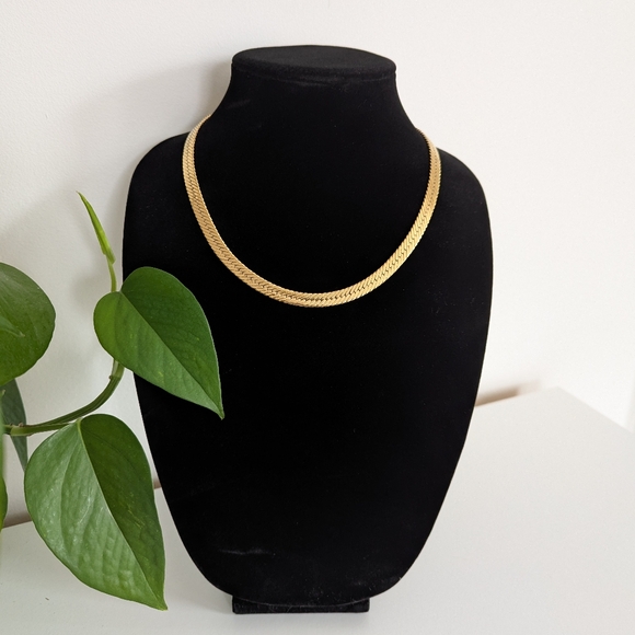 Givenchy thick gold Herringbone/ snack chain necklace - Picture 2 of 12